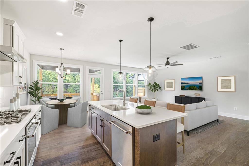 3 bedroom, 3 bathroom, 2,037 sq ft townhouse for sale at 3620 Moonbird Walk, Cumming, GA 30028 — photo 6
