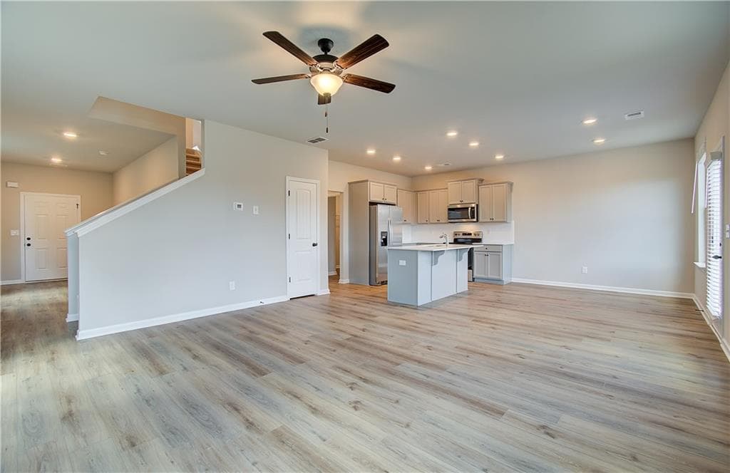4 bedroom, 3 bathroom, 2,089 sq ft single family residence under contract at 11951 Brightside Parkway, Hampton, GA 30228 — photo 8