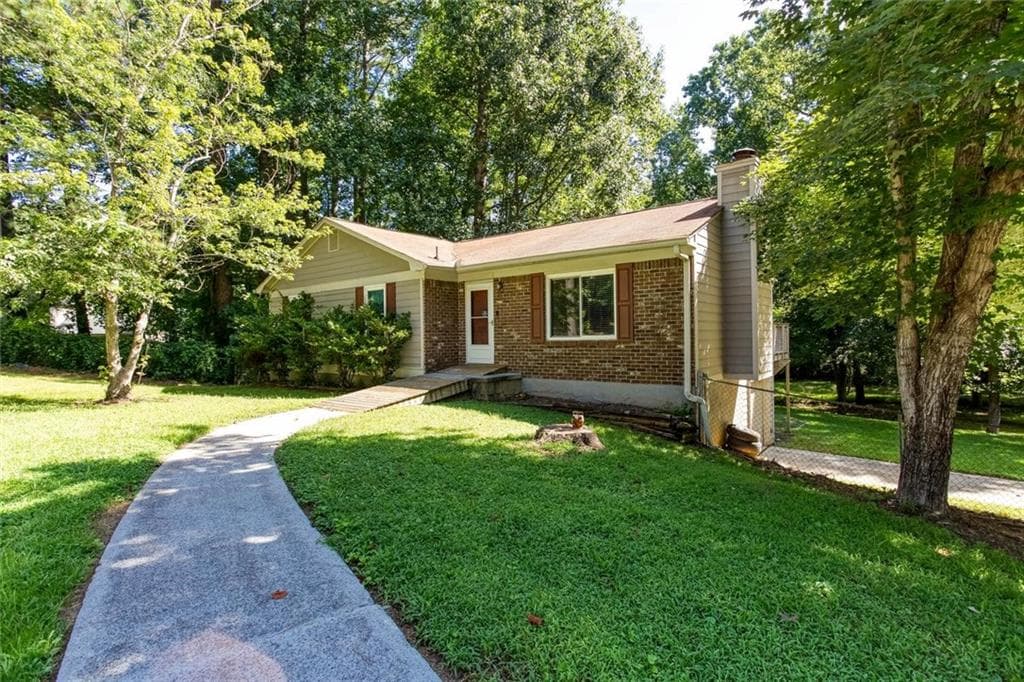 3 bedroom, 2 bathroom, 1,204 sq ft single family residence for sale at 3155 Pritchards Way, Douglasville, GA 30135 — photo 2