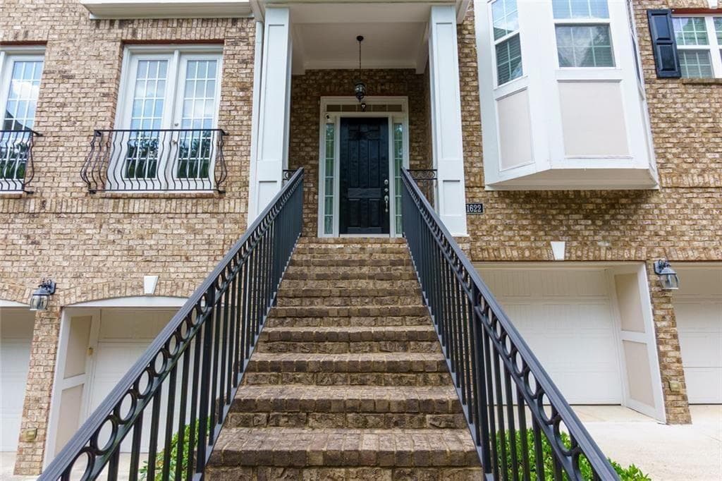 5 bedroom, 5 bathroom, 4,164 sq ft townhouse for sale at 1622 Rivergreen Bend 26, Atlanta, GA 30339 — photo 3