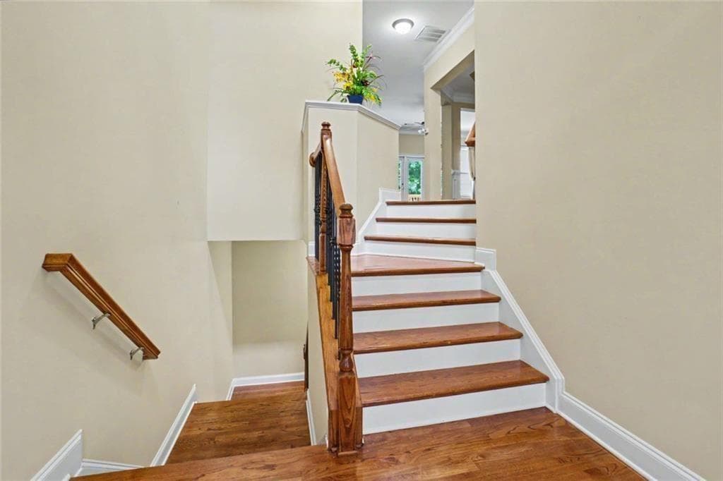 5 bedroom, 5 bathroom, 4,164 sq ft townhouse for sale at 1622 Rivergreen Bend 26, Atlanta, GA 30339 — photo 4