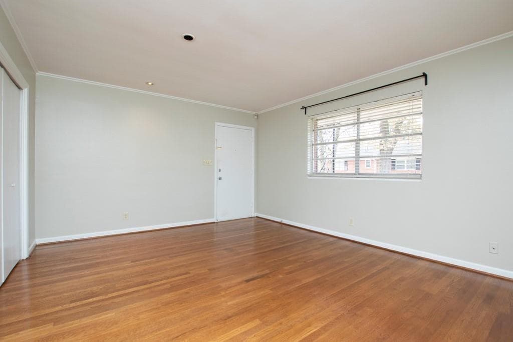 2 bedroom, 2 bathroom, 1,200 sq ft condominium for sale at 3660 Peachtree Road E4, Atlanta, GA 30319 — photo 6