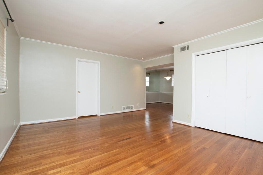 2 bedroom, 2 bathroom condominium for rent at 3660 Peachtree Road E4, Atlanta, GA 30319 for $1,450 a month — photo 4