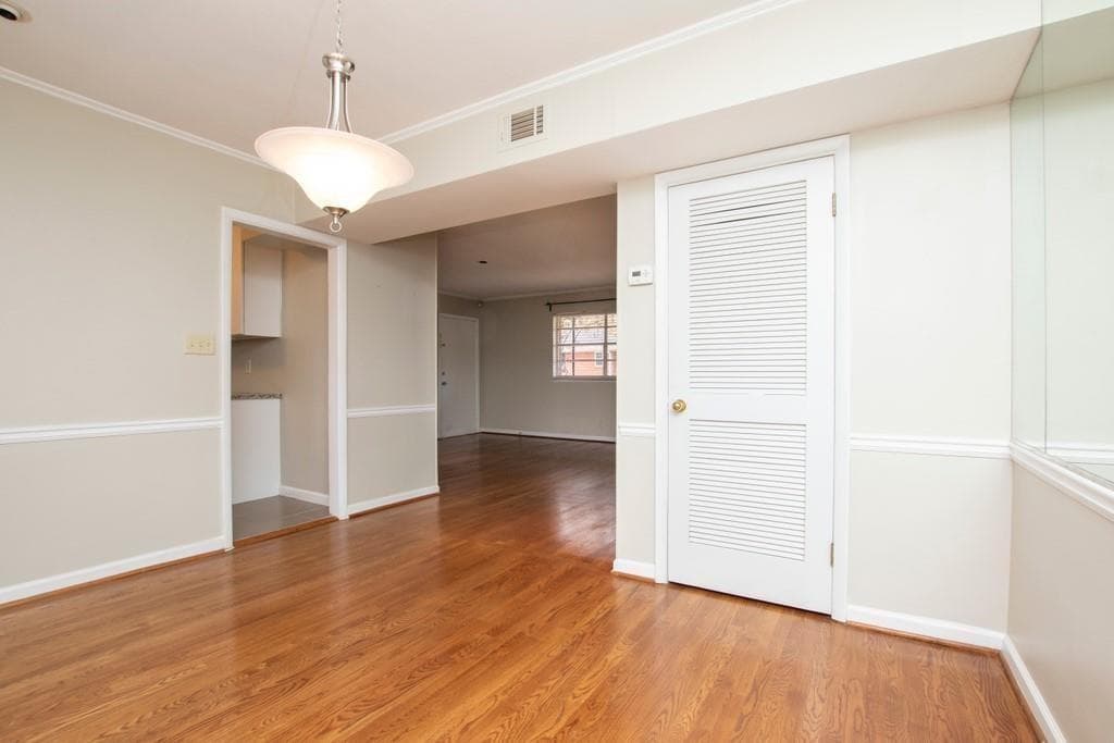 2 bedroom, 2 bathroom condominium for rent at 3660 Peachtree Road E4, Atlanta, GA 30319 for $1,450 a month — photo 8