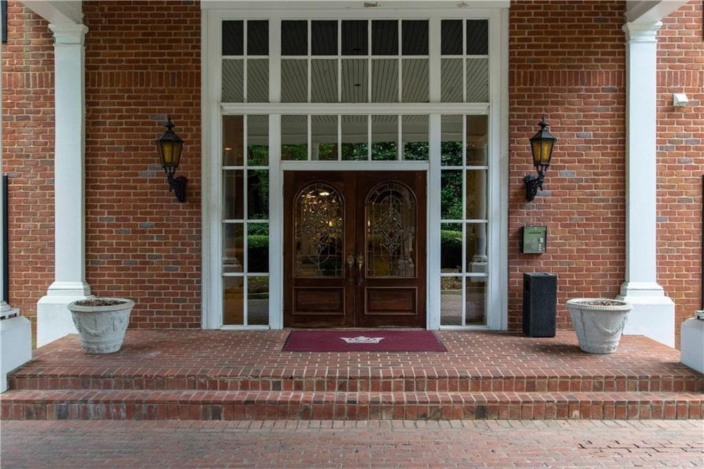2 bedroom, 2 bathroom condominium for rent at 2921 Lenox Road 309, Atlanta, GA 30324 for $1,950 a month — photo 1 of 17