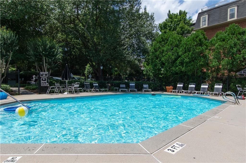 2 bedroom, 2 bathroom condominium for rent at 2921 Lenox Road 309, Atlanta, GA 30324 for $1,950 a month — photo 3
