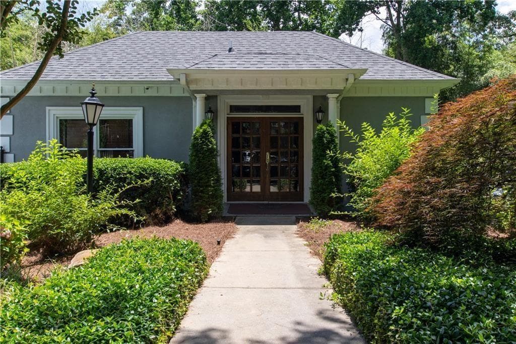 2 bedroom, 2 bathroom condominium for rent at 2921 Lenox Road 309, Atlanta, GA 30324 for $1,950 a month — photo 4