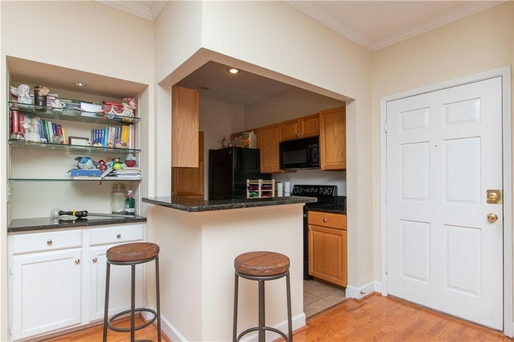 2 bedroom, 2 bathroom condominium for rent at 2921 Lenox Road 309, Atlanta, GA 30324 for $1,950 a month — photo 5
