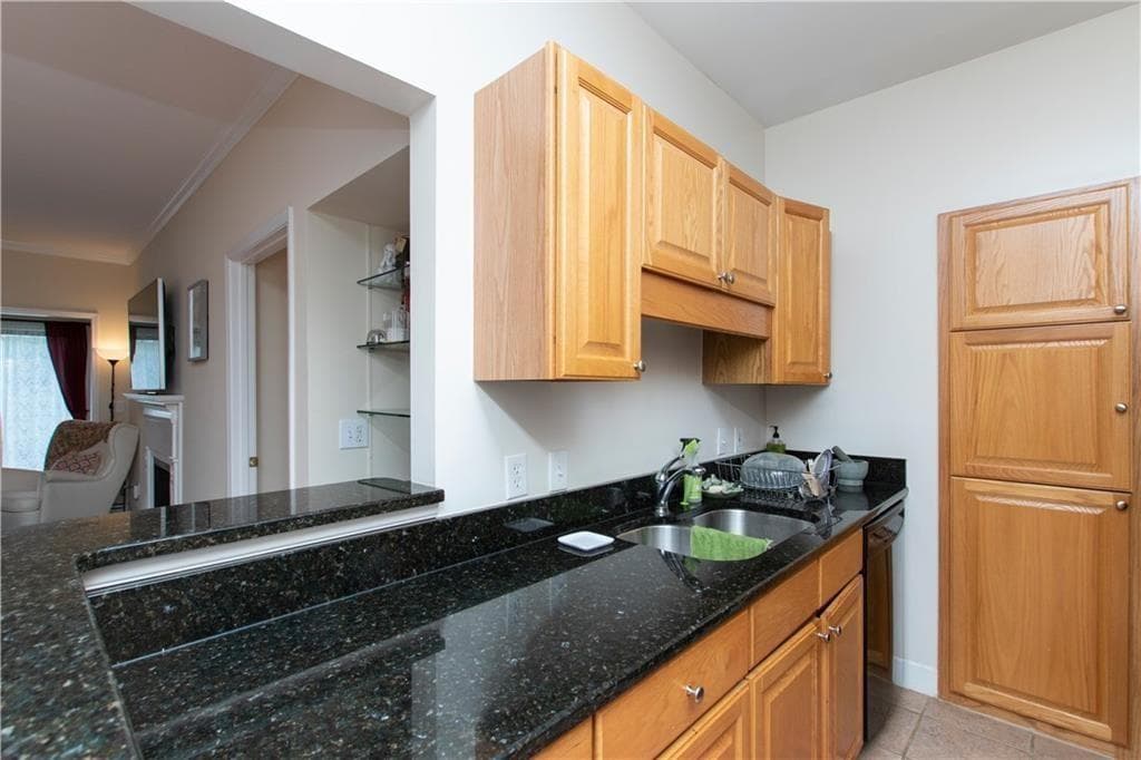 2 bedroom, 2 bathroom condominium for rent at 2921 Lenox Road 309, Atlanta, GA 30324 for $1,950 a month — photo 6