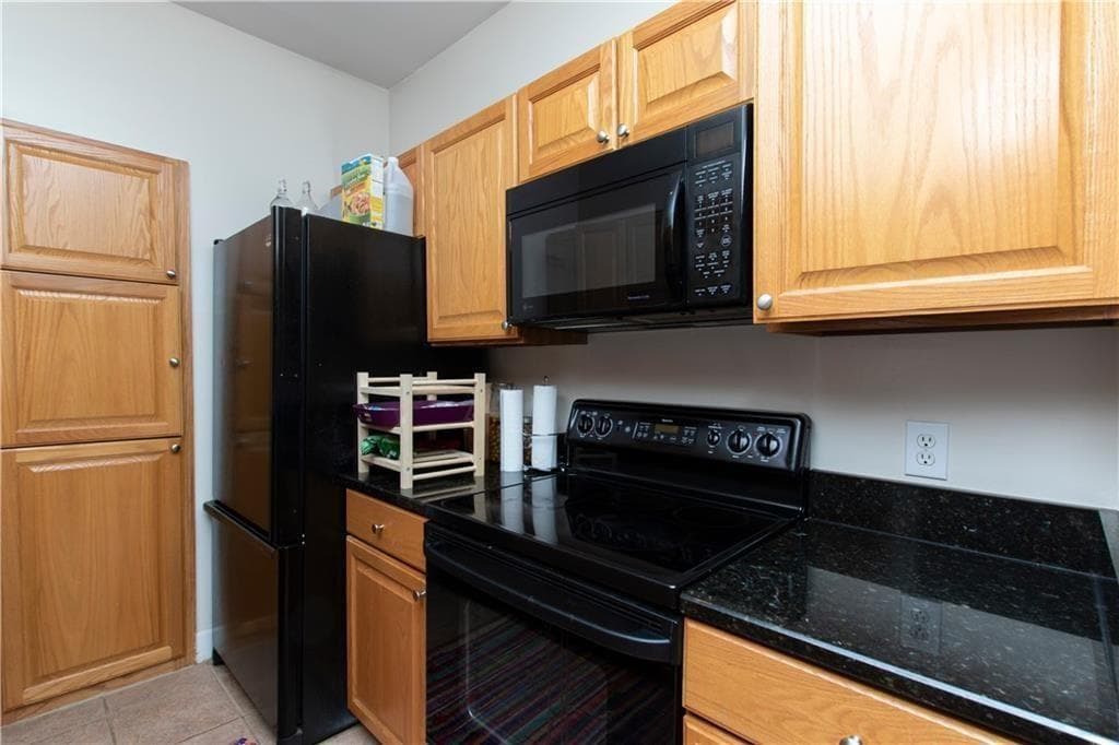 2 bedroom, 2 bathroom condominium for rent at 2921 Lenox Road 309, Atlanta, GA 30324 for $1,950 a month — photo 7