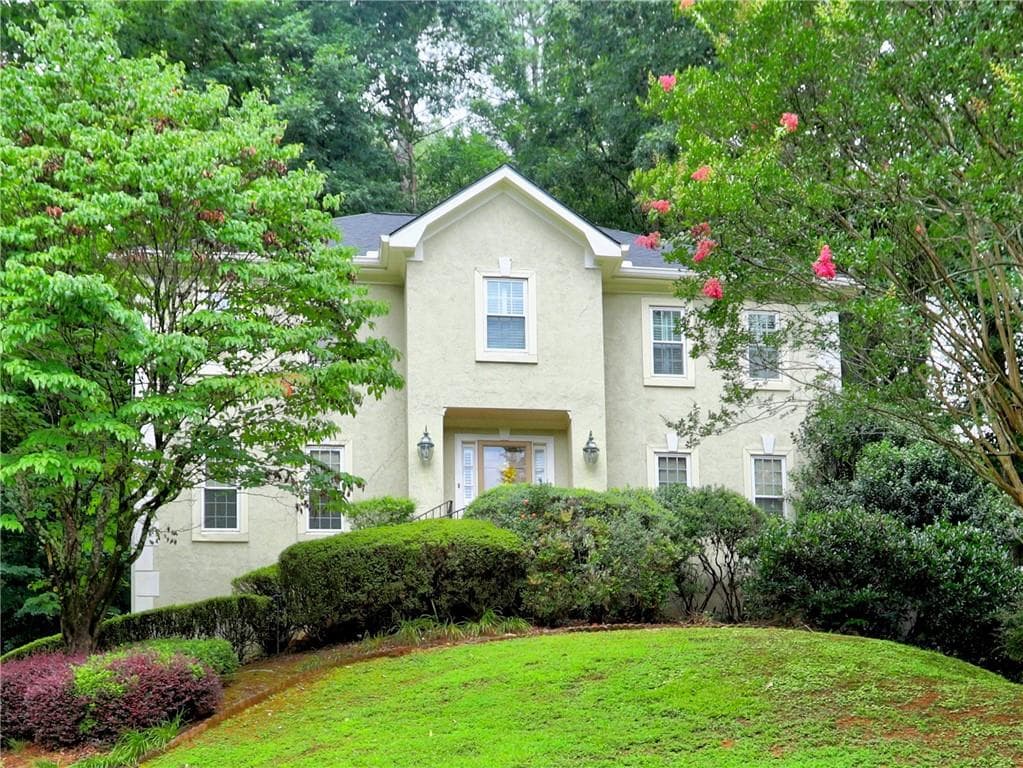 4 bedroom, 3 bathroom, 2,890 sq ft single family residence for rent at 2101 Mark Hall Court, Marietta, GA 30062 for $2,900 a month — photo 2