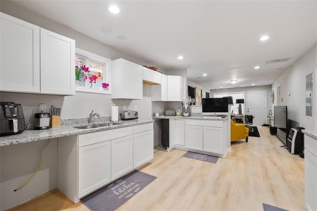 3 bedroom, 2 bathroom, 1,099 sq ft single family residence for sale at 889 Smith Street, Atlanta, GA 30310 — photo 9