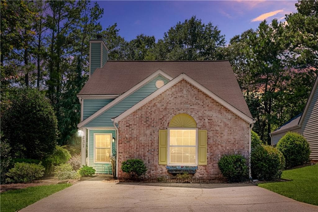 2 bedroom, 2 bathroom, 1,562 sq ft single family residence for sale at 237 Dennis Drive, Alpharetta, GA 30009 — photo 2