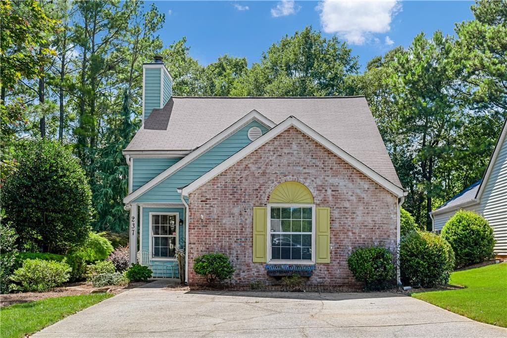 2 bedroom, 2 bathroom, 1,562 sq ft single family residence for sale at 237 Dennis Drive, Alpharetta, GA 30009 — photo 3