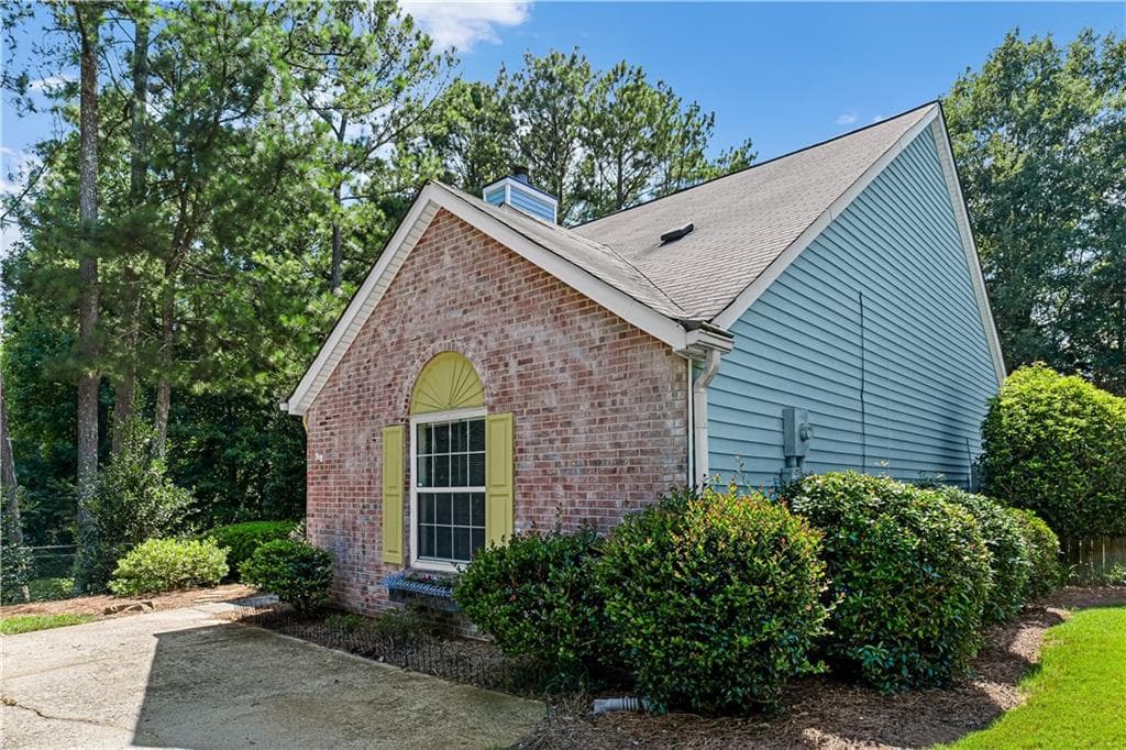 2 bedroom, 2 bathroom, 1,562 sq ft single family residence for sale at 237 Dennis Drive, Alpharetta, GA 30009 — photo 7