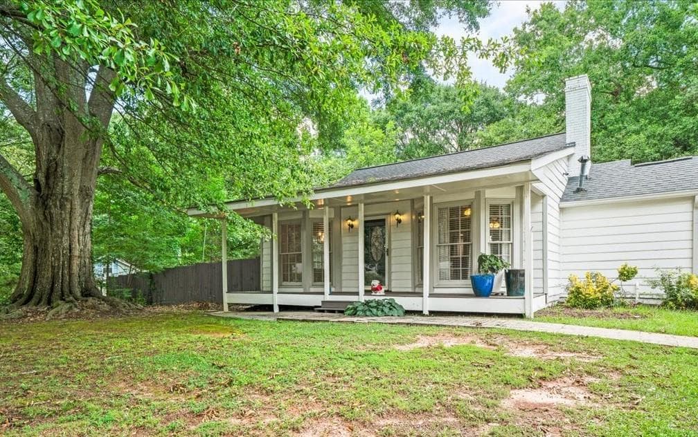 3 bedroom, 2 bathroom, 1,413 sq ft single family residence for sale at 1661 Hudson Road, Decatur, GA 30033 — photo 2