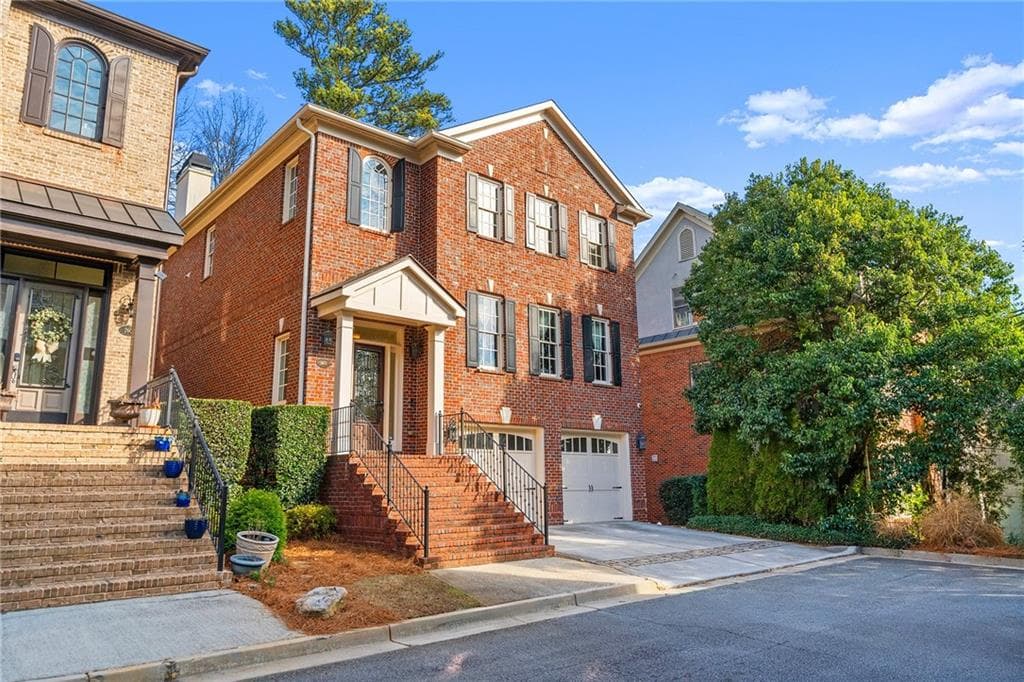 4 bedroom, 6 bathroom, 4,695 sq ft single family residence for sale at 2601 Canterbury Trail, Atlanta, GA 30324 — photo 1 of 44