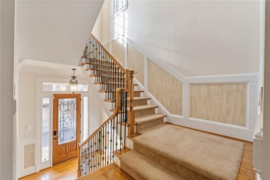 4 bedroom, 6 bathroom, 4,695 sq ft single family residence for sale at 2601 Canterbury Trail, Atlanta, GA 30324 — photo 2