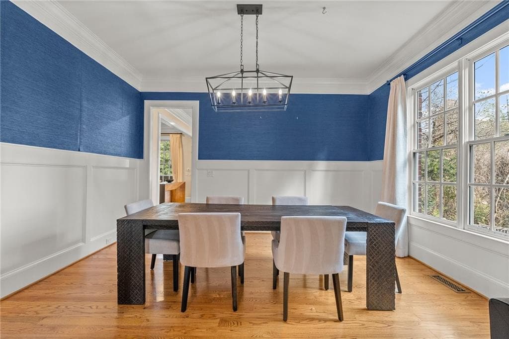 4 bedroom, 6 bathroom, 4,695 sq ft single family residence for sale at 2601 Canterbury Trail, Atlanta, GA 30324 — photo 5