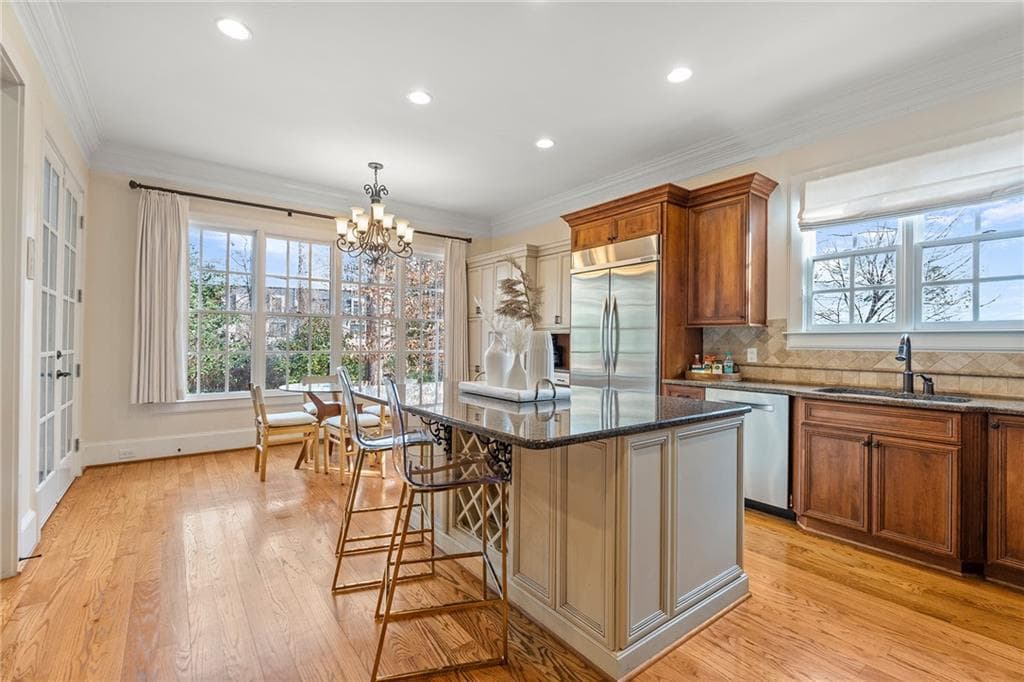 4 bedroom, 6 bathroom, 4,695 sq ft single family residence for sale at 2601 Canterbury Trail, Atlanta, GA 30324 — photo 6
