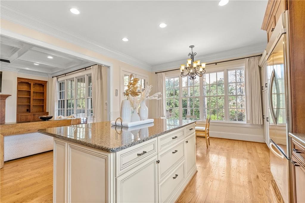 4 bedroom, 6 bathroom, 4,695 sq ft single family residence for sale at 2601 Canterbury Trail, Atlanta, GA 30324 — photo 10