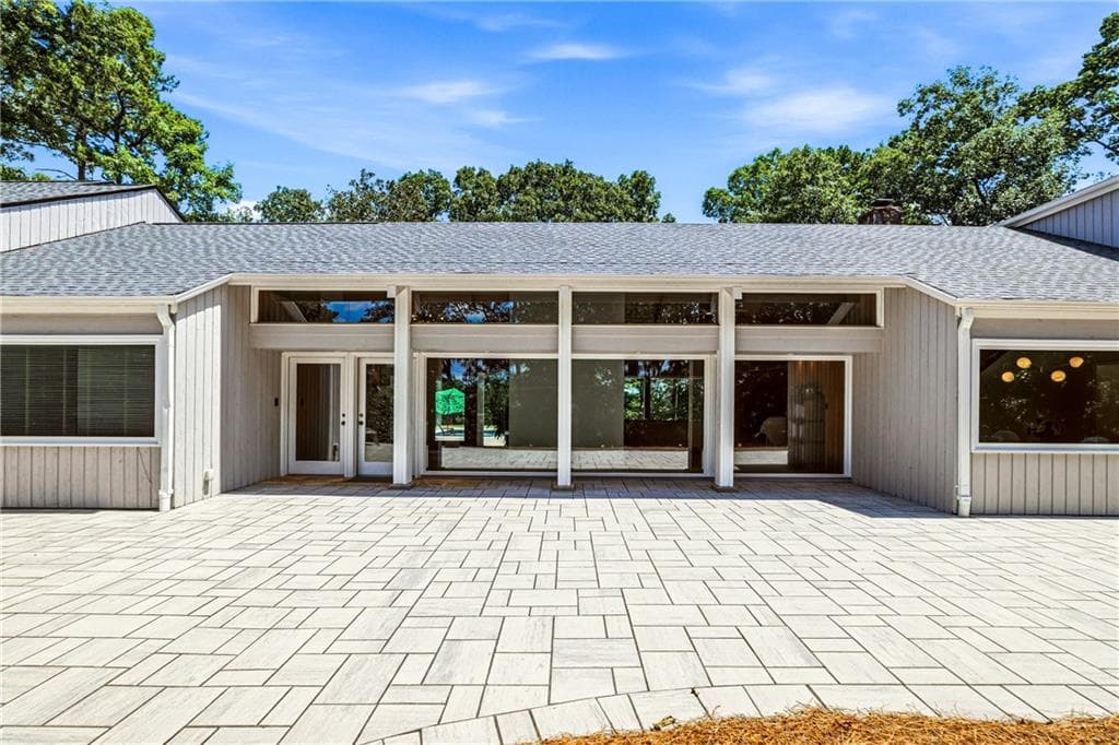 5 bedroom, 5 bathroom, 4,681 sq ft single family residence under contract at 4411 Sentinel Post Road, Atlanta, GA 30327 — photo 4