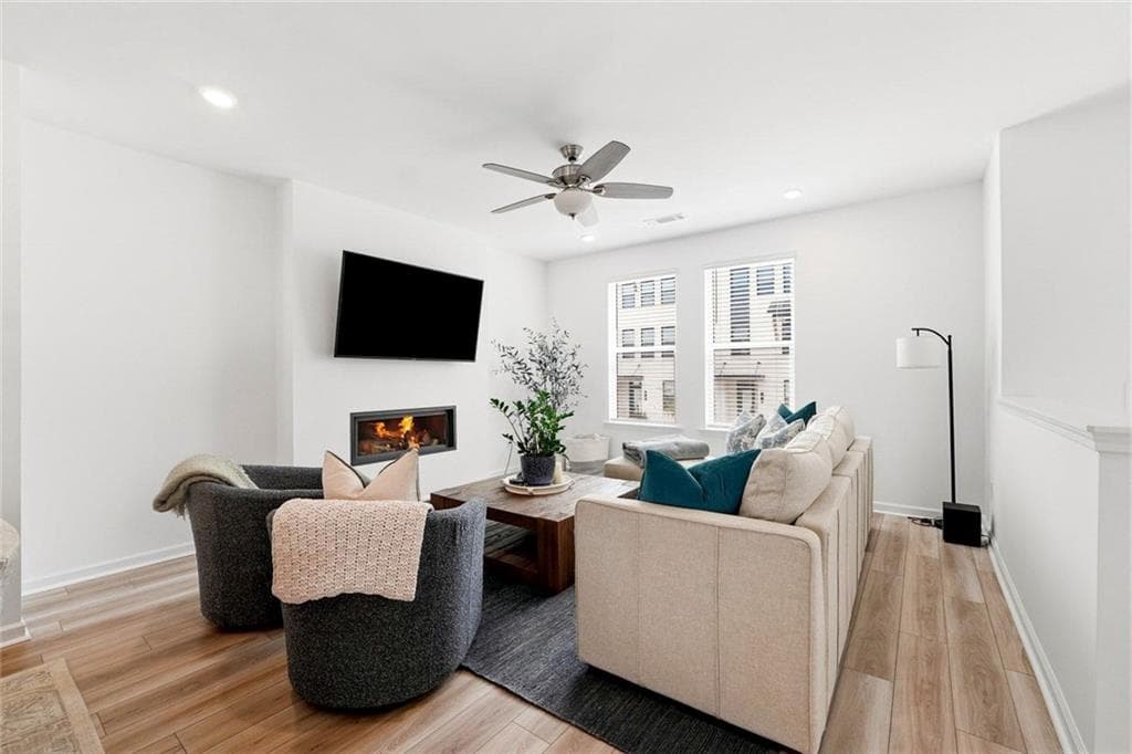 4 bedroom, 4 bathroom, 2,422 sq ft townhouse for sale at 336 Cornett Way, Lawrenceville, GA 30046 — photo 4