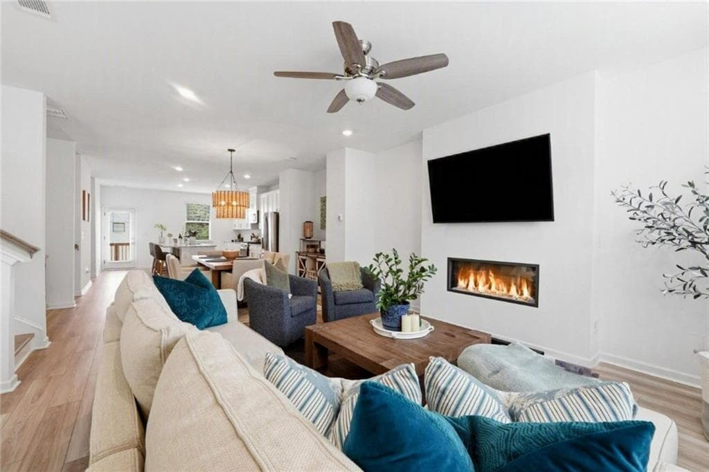 4 bedroom, 4 bathroom, 2,422 sq ft townhouse for sale at 336 Cornett Way, Lawrenceville, GA 30046 — photo 6