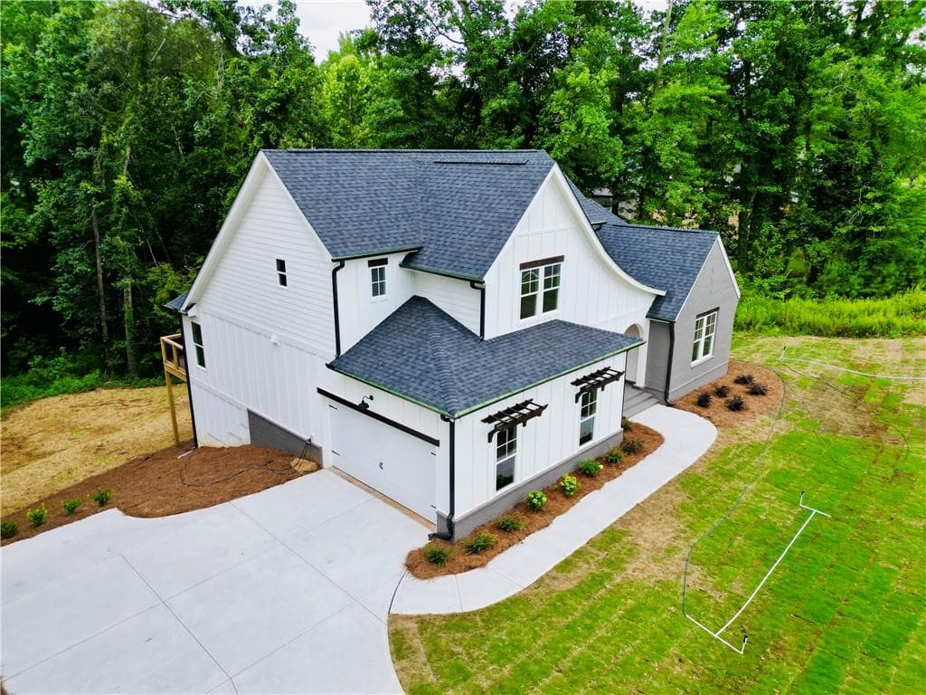 3 bedroom, 4 bathroom, 2,551 sq ft single family residence for rent at 6312 Woodstock Rd, Acworth, GA 30102 for $3,000 a month — photo 3
