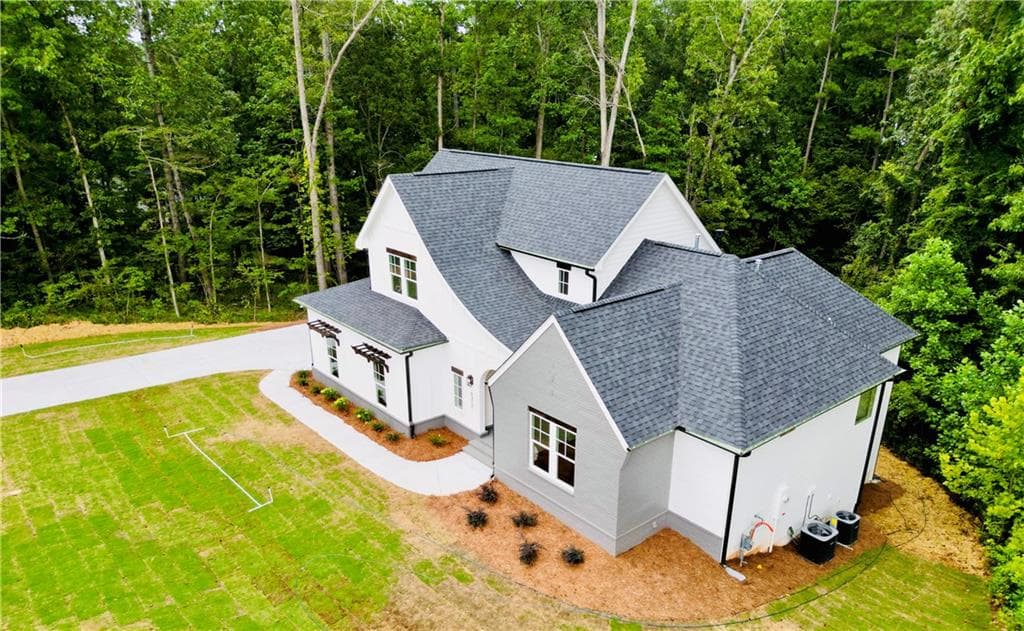 3 bedroom, 4 bathroom, 2,551 sq ft single family residence for rent at 6312 Woodstock Rd, Acworth, GA 30102 for $3,000 a month — photo 4