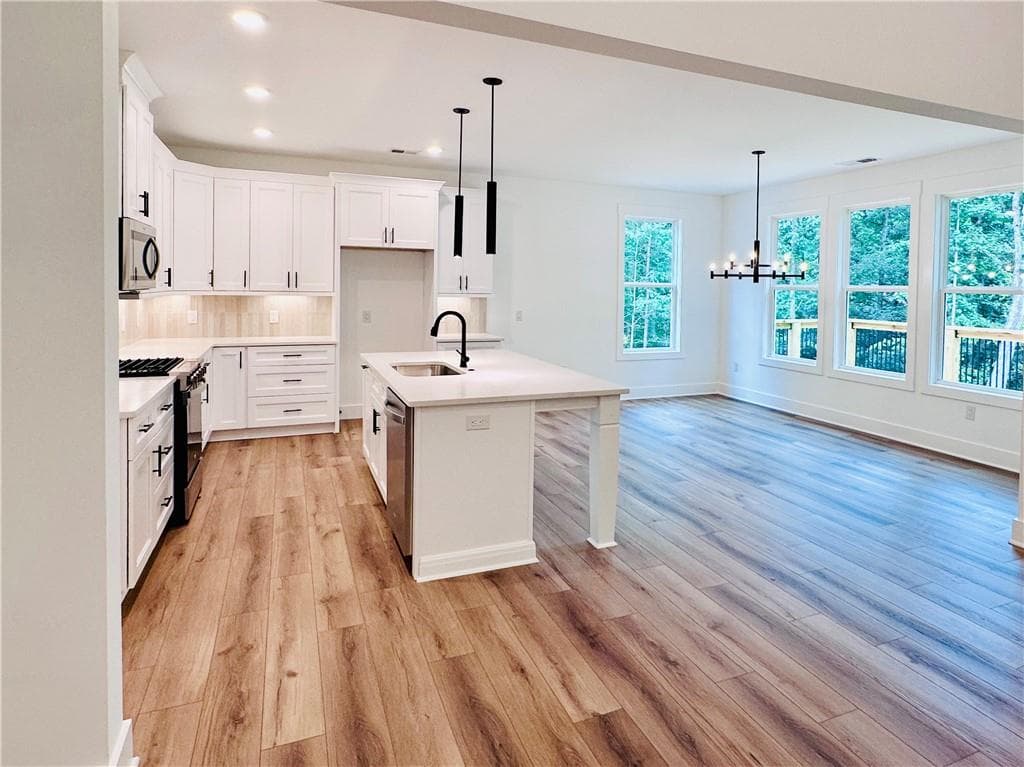 3 bedroom, 4 bathroom, 2,551 sq ft single family residence for rent at 6312 Woodstock Rd, Acworth, GA 30102 for $3,000 a month — photo 10
