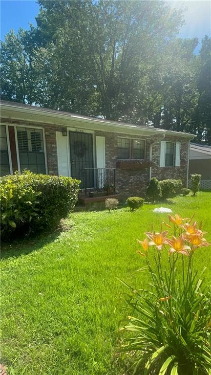 3 bedroom, 2 bathroom, 1,272 sq ft single family residence for sale at 3098 Delmar Lane, Atlanta, GA 30311 — photo 2
