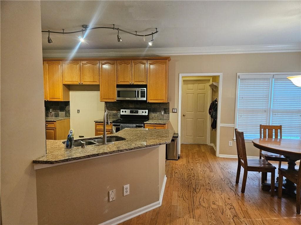 4 bedroom, 3 bathroom, 2,853 sq ft single family residence for rent at 2545 Cobble Creek Lane, Grayson, GA 30017 for $1,800 a month — photo 2