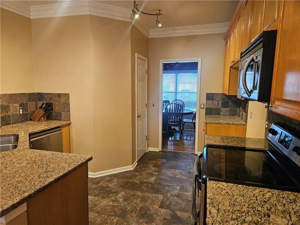 4 bedroom, 3 bathroom, 2,853 sq ft single family residence for rent at 2545 Cobble Creek Lane, Grayson, GA 30017 for $1,800 a month — photo 3