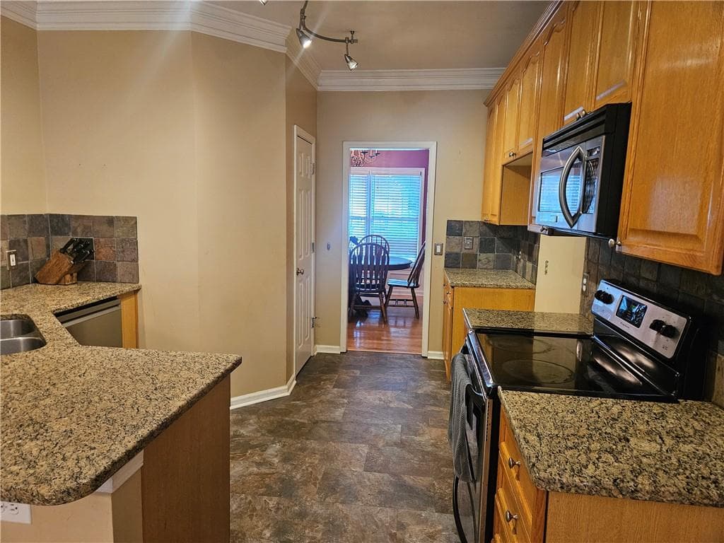 4 bedroom, 3 bathroom, 2,853 sq ft single family residence for rent at 2545 Cobble Creek Lane, Grayson, GA 30017 for $1,800 a month — photo 4