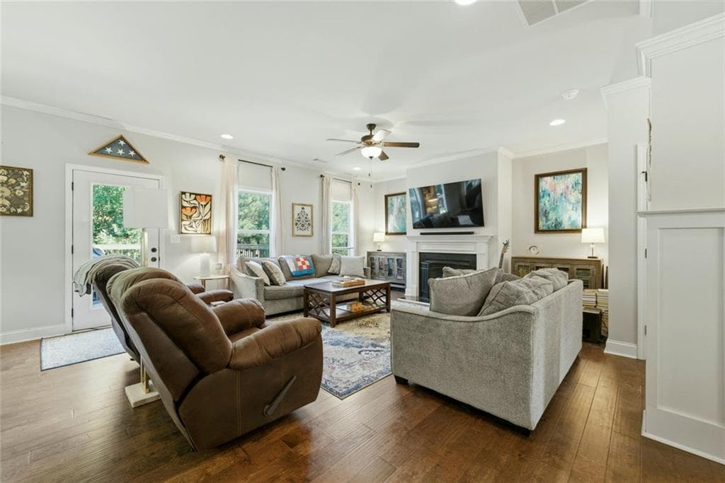 4 bedroom, 5 bathroom, 2,428 sq ft single family residence for sale at 905 Maple Creek Court, Loganville, GA 30052 — photo 7