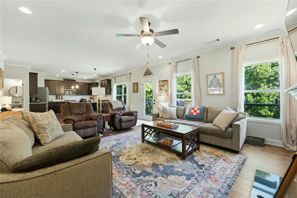 4 bedroom, 5 bathroom, 2,428 sq ft single family residence for sale at 905 Maple Creek Court, Loganville, GA 30052 — photo 8