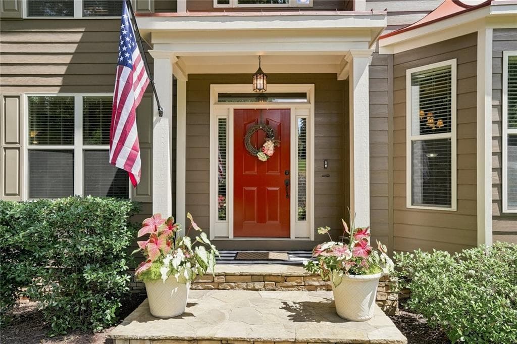 4 bedroom, 3 bathroom, 2,792 sq ft single family residence for sale at 5660 Chestatee Landing Drive, Gainesville, GA 30506 — photo 3