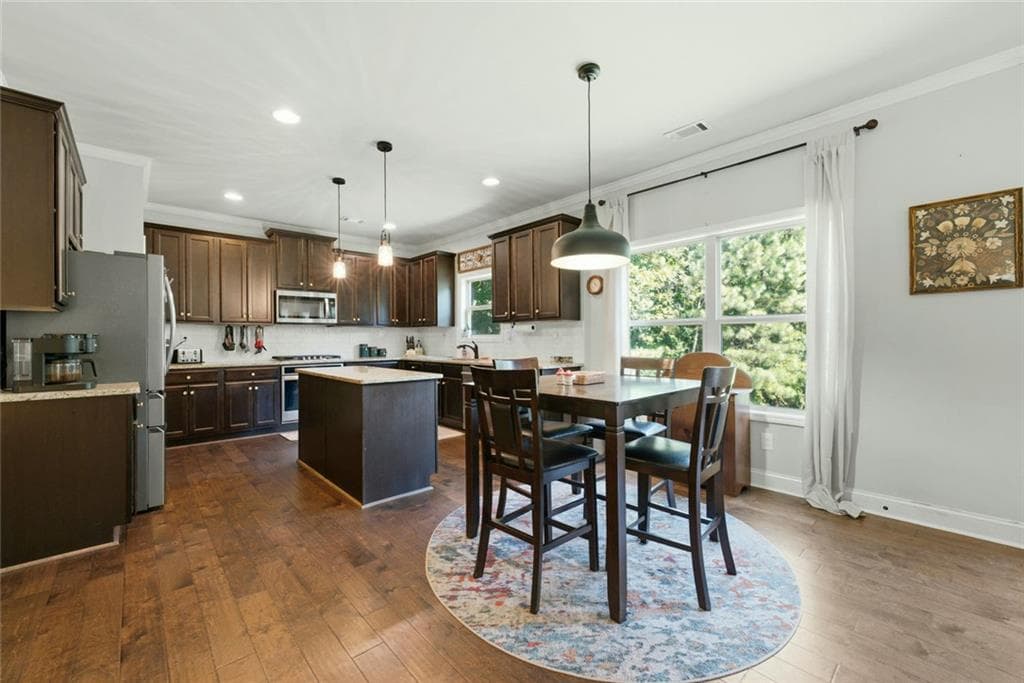 4 bedroom, 5 bathroom, 2,428 sq ft single family residence for sale at 905 Maple Creek Court, Loganville, GA 30052 — photo 10