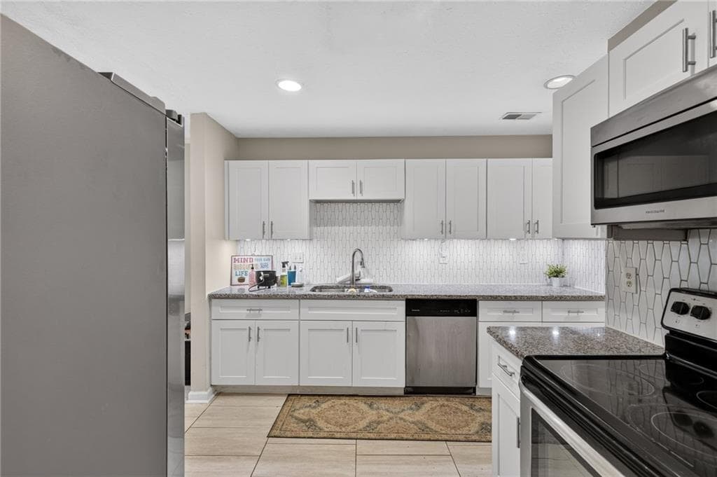 3 bedroom, 2 bathroom, 1,437 sq ft townhouse for rent at 4053 Cooper Ridge Court, Smyrna, GA 30080 for $2,440 a month — photo 6