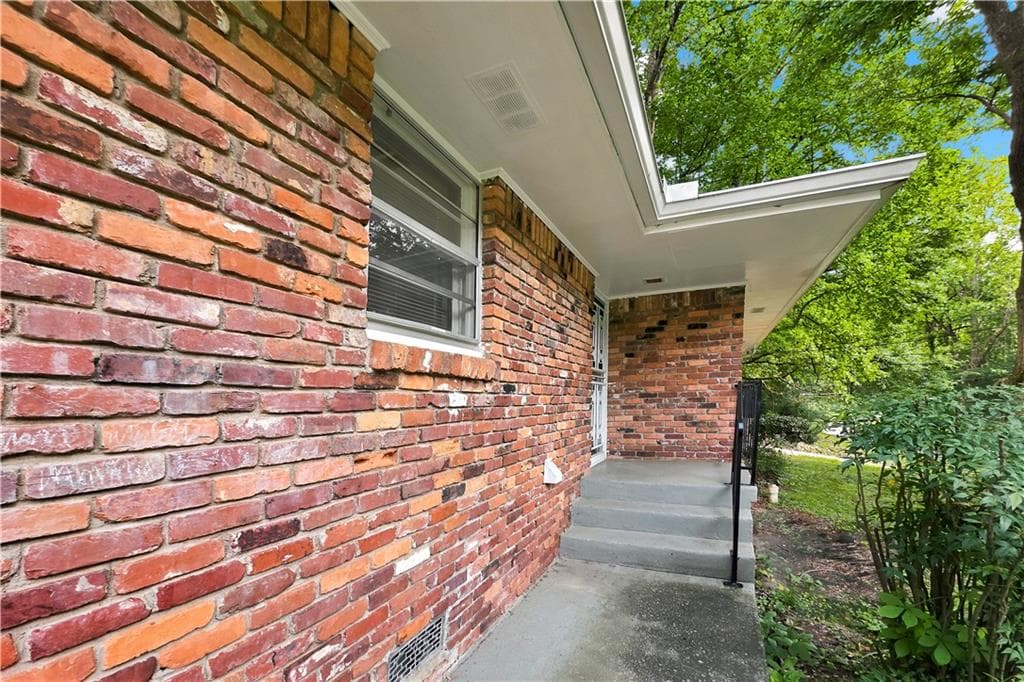 3 bedroom, 2 bathroom, 1,186 sq ft single family residence for rent at 2798 Dearwood Drive, Atlanta, GA 30315 for $1,350 a month — photo 1 of 17