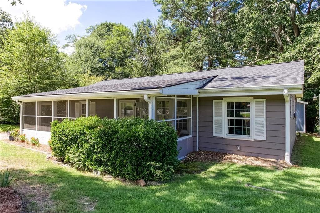 2 bedroom, 1 bathroom, 912 sq ft single family residence for sale at 2880 Hall Drive, Smyrna, GA 30082