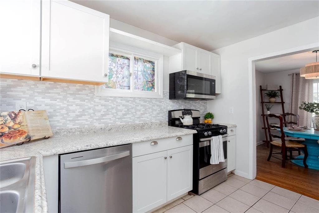 2 bedroom, 1 bathroom, 912 sq ft single family residence for sale at 2880 Hall Drive, Smyrna, GA 30082 — photo 8
