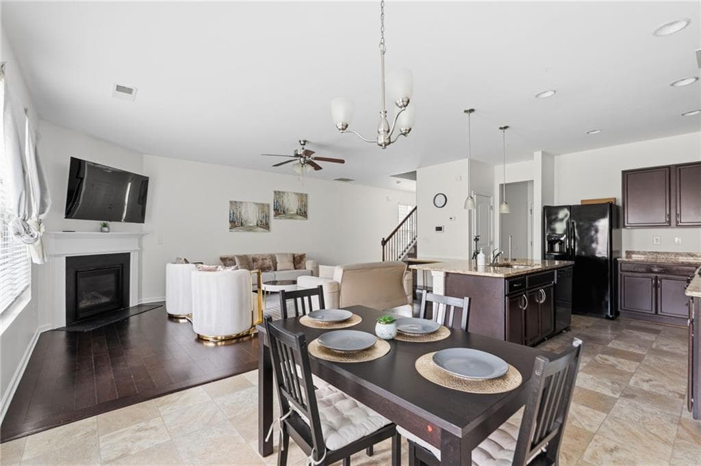 3 bedroom, 3 bathroom, 1,970 sq ft single family residence for rent at 565 Dasheill Lane, Atlanta, GA 30349 for $2,700 a month — photo 7