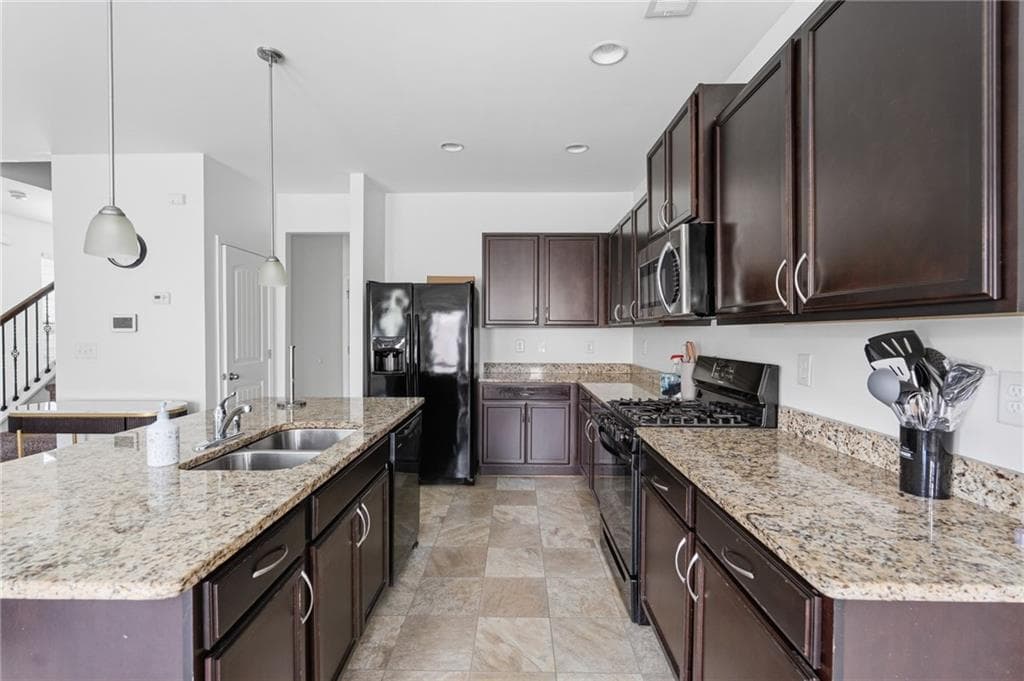 3 bedroom, 3 bathroom, 1,970 sq ft single family residence for rent at 565 Dasheill Lane, Atlanta, GA 30349 for $2,700 a month — photo 8