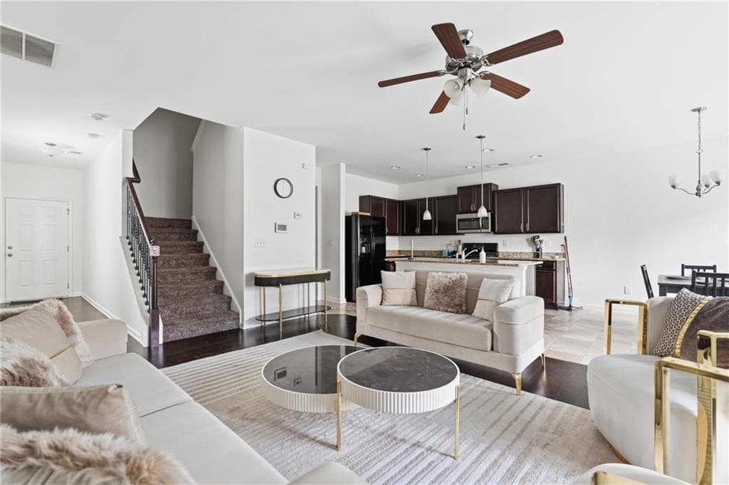 3 bedroom, 3 bathroom, 1,970 sq ft single family residence for rent at 565 Dasheill Lane, Atlanta, GA 30349 for $2,700 a month — photo 10