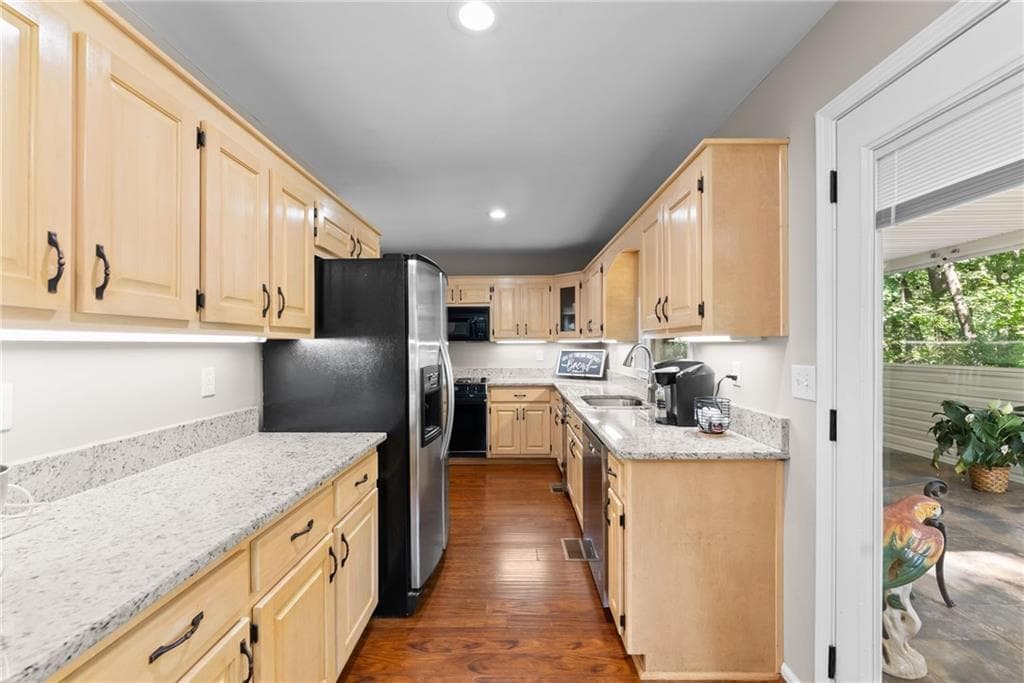 3 bedroom, 3 bathroom, 1,427 sq ft single family residence for sale at 9724 Elliott Family Parkway, Dawsonville, GA 30534 — photo 3