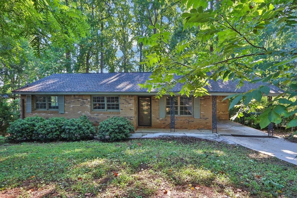 3 bedroom, 2 bathroom, 1,458 sq ft single family residence for sale at 2944 Drew Valley Street, Gainesville, GA 30504 — photo 6
