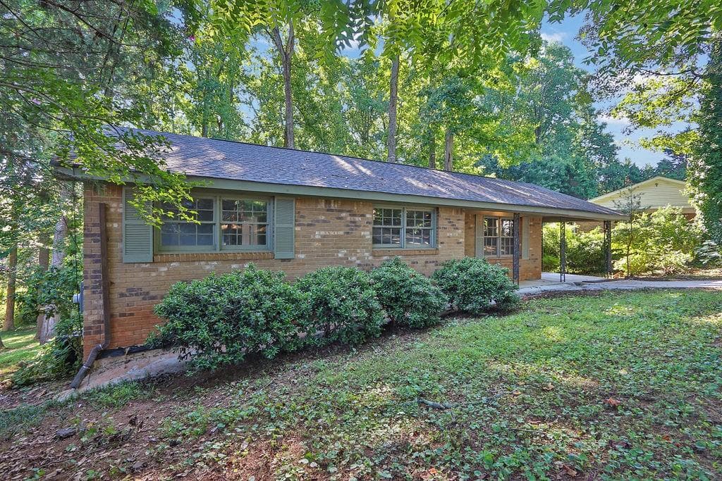 3 bedroom, 2 bathroom, 1,458 sq ft single family residence for sale at 2944 Drew Valley Street, Gainesville, GA 30504 — photo 7