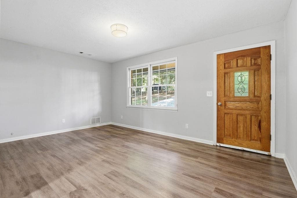 3 bedroom, 2 bathroom, 1,458 sq ft single family residence for sale at 2944 Drew Valley Street, Gainesville, GA 30504 — photo 9